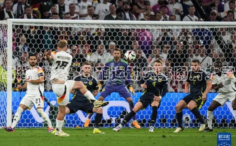 奇趣对决：奇葩运动赛事图片大赏